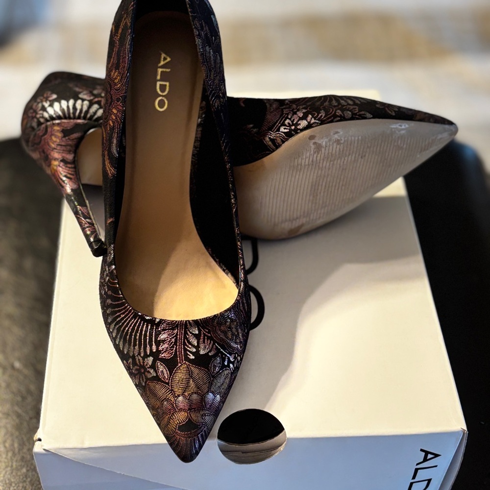 SOLD Aldo Uloaviel Women's Floral Black Heels